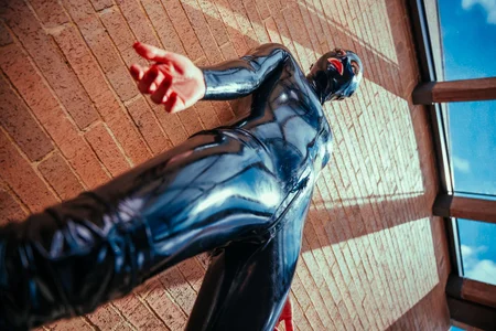 camila_chainn_ Do you want to lick my latex? 😏 🥵 Billede 4