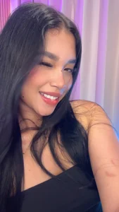 KiaraVixenn Public Pic 7