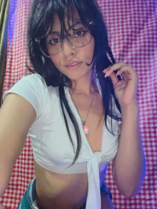 Violet_Bloomxx . Pic 2