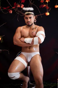 🔥 Daddy Got His Wings 😏 de DrakeEvans  5 photos