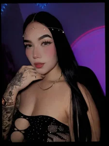 my beautiful face🤭😏 de SeleneFoxx_6  2 Imagens