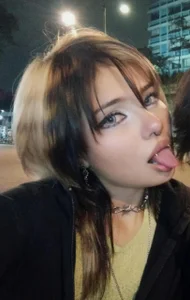 Britney_Clark Public Gambar 3