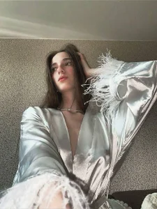 SheenaDunaway Almost a snow queen ❄️ Pic 3