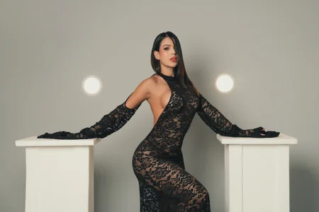 AbellaCroft kullanıcısının “When sensuality meets style. ✨” albümü -  5 fotoğraf