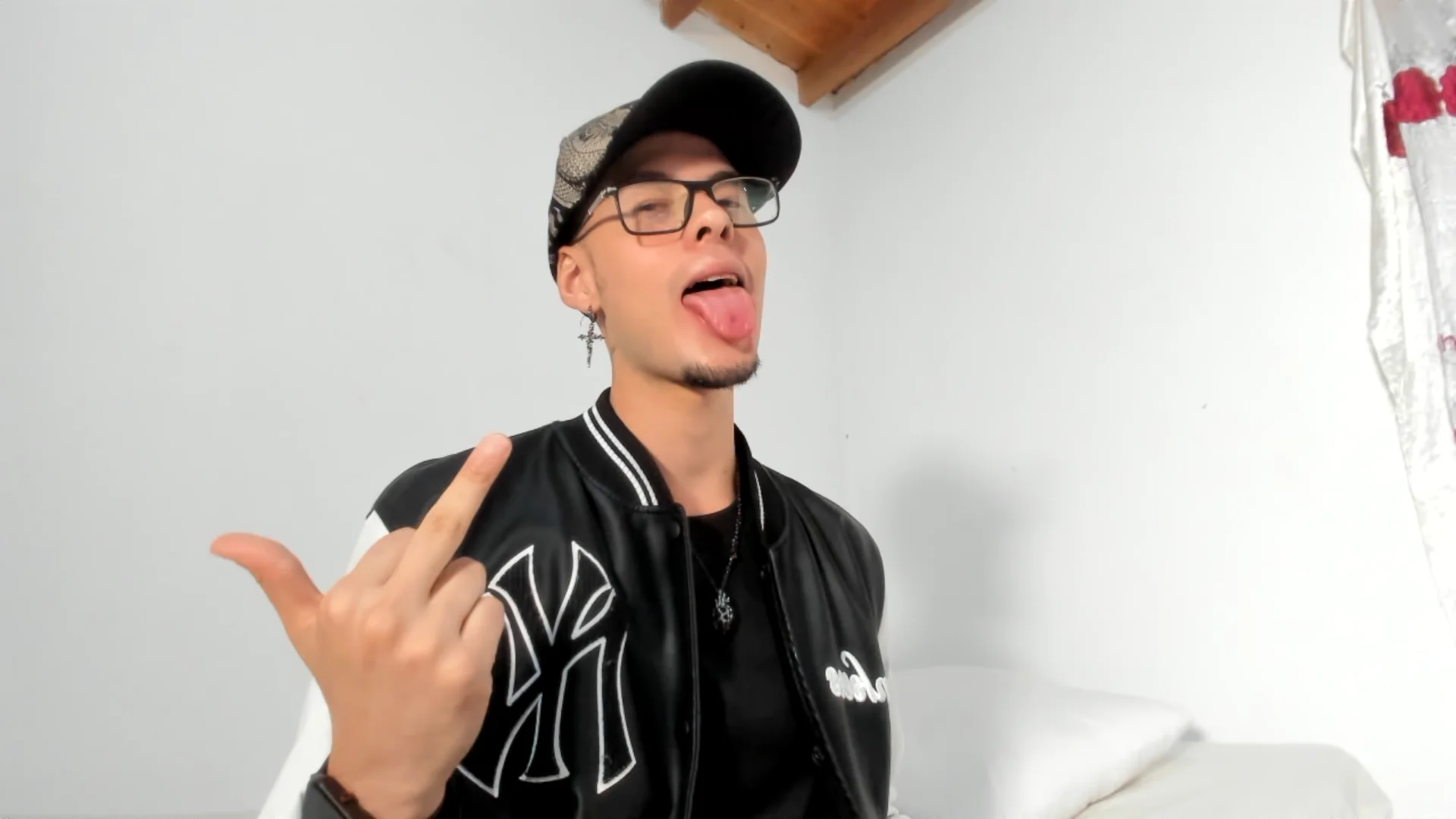 Vlad__night I am your ideal boy Foto 2