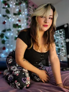 HannaJonnes_ Public Gambar 3