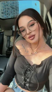 LoraIvone Real life photos зображення