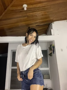 Ta fille mouillée 🥰🤔💦🤤 de valeriah_7  2 Imagens