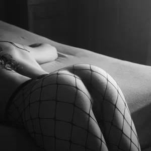 TheHellebora black and white Billede 4