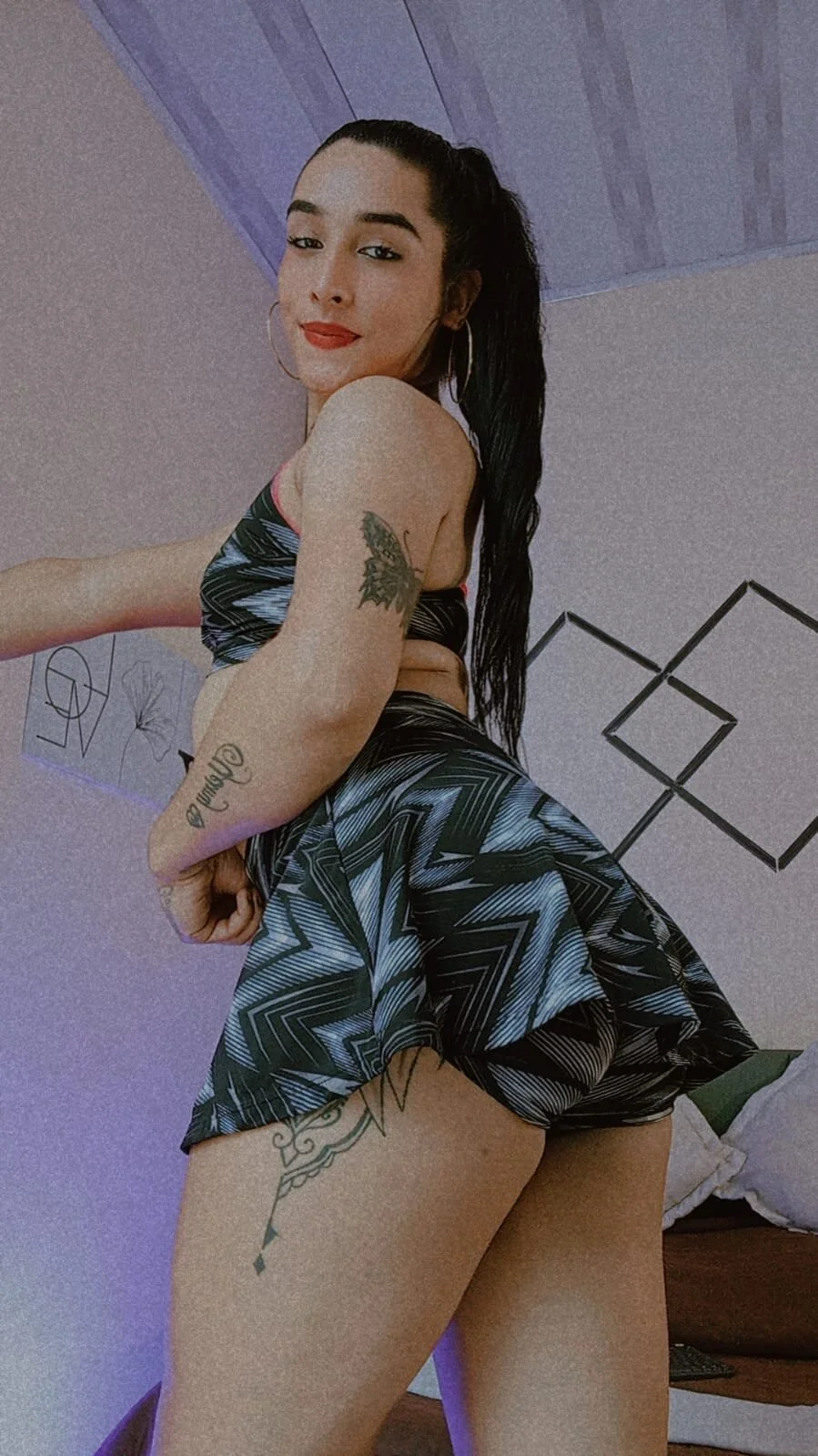 Skarlet_Ruiz_ immagine di tendenza 3108