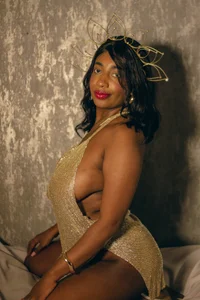 charlottebrowns_ YOUR QUEEN IS HERE!!! Foto 4