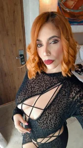 AdelinaVans hot ass hmmm Immagine  6