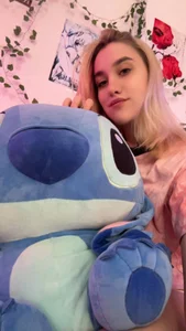 me w my toy ^^ de AnnikaPrincess Foto