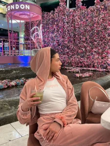 TwoKissedFire Louisa Poză 9