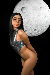 Sara_albrecht 💙🚀 Cosmic Independence Pic