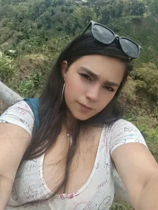 Carolyne-Soto Public Gambar 4