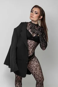 PenelopeOwen Public Pic 3