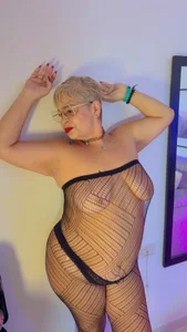 Lucy_Milf_68 in mesh Pic 2