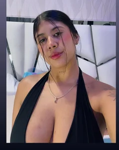 _aurora18_ I would like to whisper in your ear everything I want from you...😏🍒💓❤️‍🔥 Foto 2