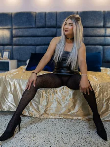 aishathornee a little of me💕 Poză 4