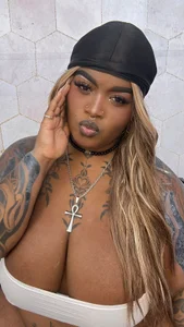 Anaa_Fuentess Unique with a cool gangster style🤟 Immagine  5