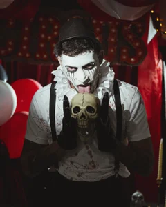 DrakeNeumann 𝔗𝔥𝔦𝔰 𝔦𝔰 ℌ𝔞𝔩𝔩𝔬𝔴𝔢𝔢𝔫 🎃 Poză 3