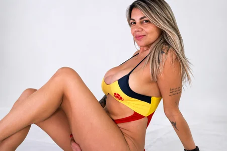 Gabby_santos_ Tricolor Passion💛💙💖 Pic 2