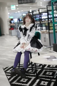Moon_Lollie_のCosplay your sweet maidの 4枚の写真