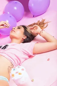 nini_love01 live with Nini Pic 2