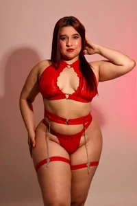 emmacurvy In red and you with that craving💖 사진 6