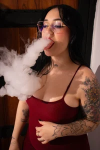 madies_way Red makes me look so sexy Hình 3
