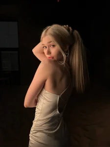 white_godnessPublic图片