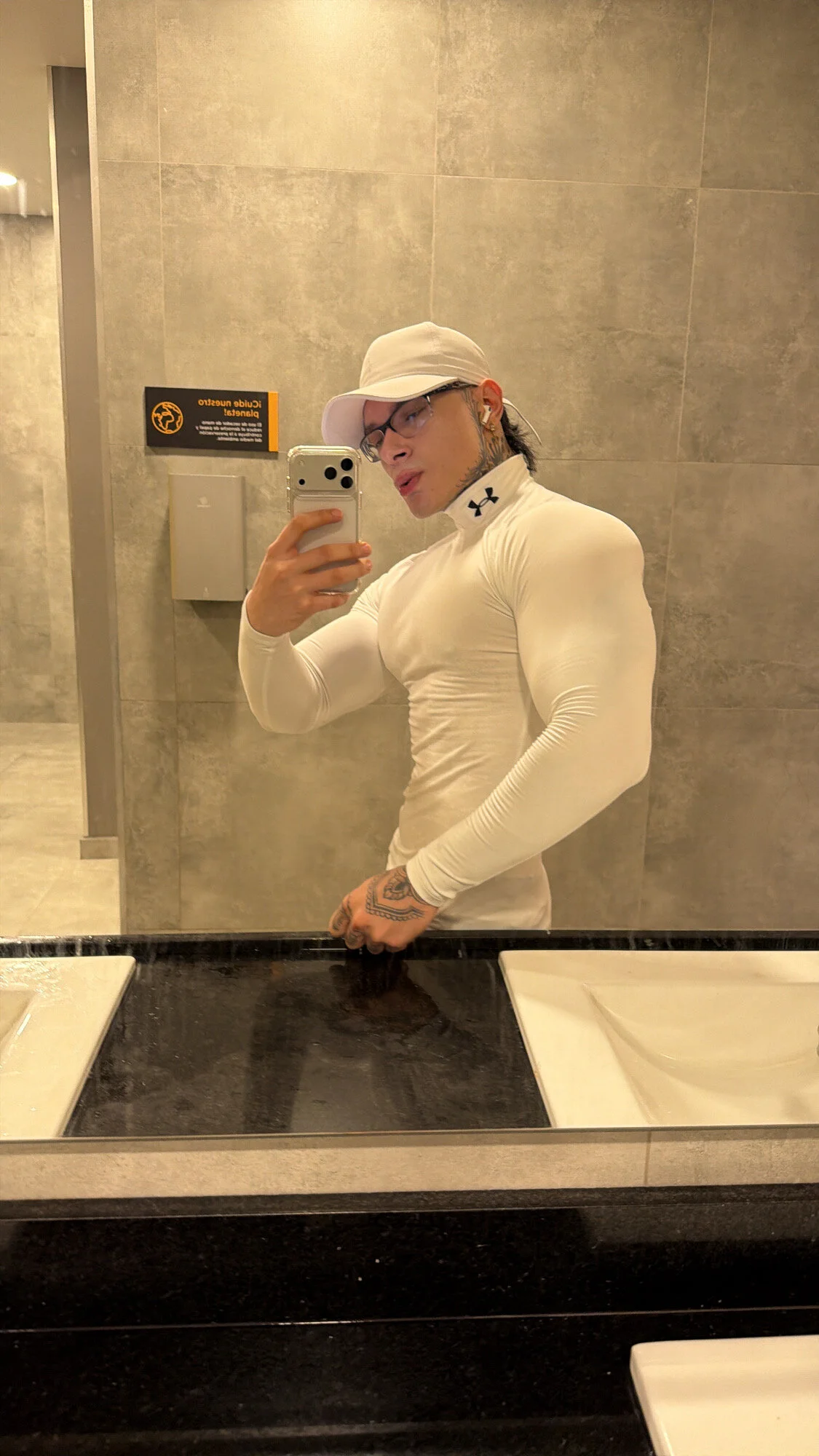 DennisWalkerrさんのトレンドな 9616枚の写真