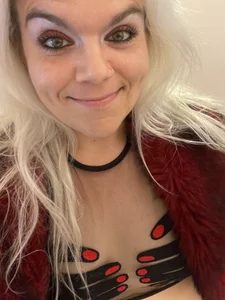 CherryBombBomb Public slika