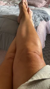 Hot-Toyah Public Pic 4