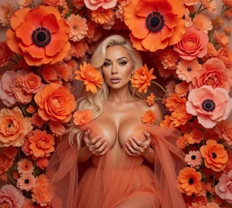 HottieSweetBritney All in Flowers ( Thank u J) Pic