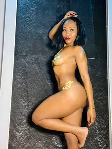 Shanelsmith GOLDEN LATIN GIRL Immagine  5