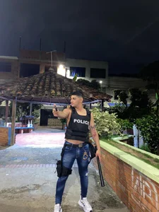 Alex_cute77 A very sexy police officer Hình