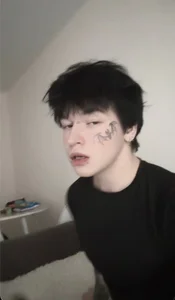 _Yosh1_ Public Poză