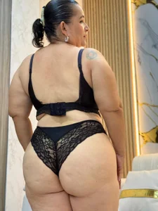 AnaVelveet Public Pic 2