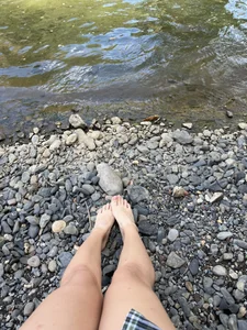 My wet little feet just for you 💦 de Freyaa__  3 Imagens