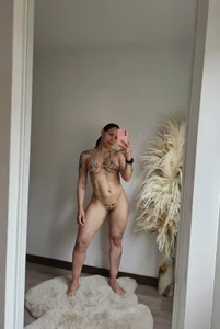 mimmyfit1 🔥 Private moments… Just for my real fans. Are you ready to see what I hide? 🔥 Foto 7