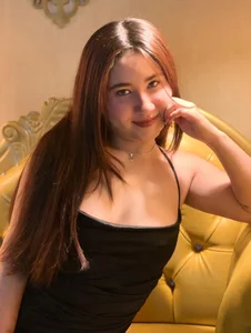 JuliannaGarcia Dare to know me 🖤 slika 4