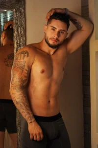 Welcome to my room de dominic_de_luca  4 photos