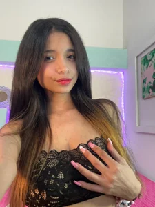 Ashley_cooper3 just a look 🥰 Pic