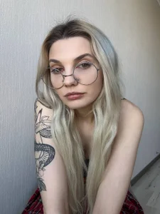 Luv_Doll Public Pic 4