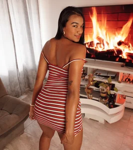 Do you like this dress?