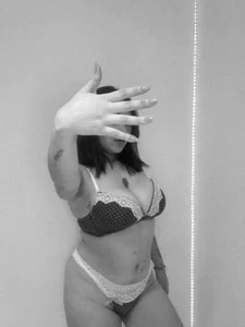 HedaSoler Playing around backstage Poză