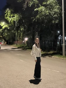 LeaScolieri City at night me in it Billede 5