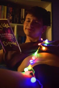 GabyThoms we read together lol зображення